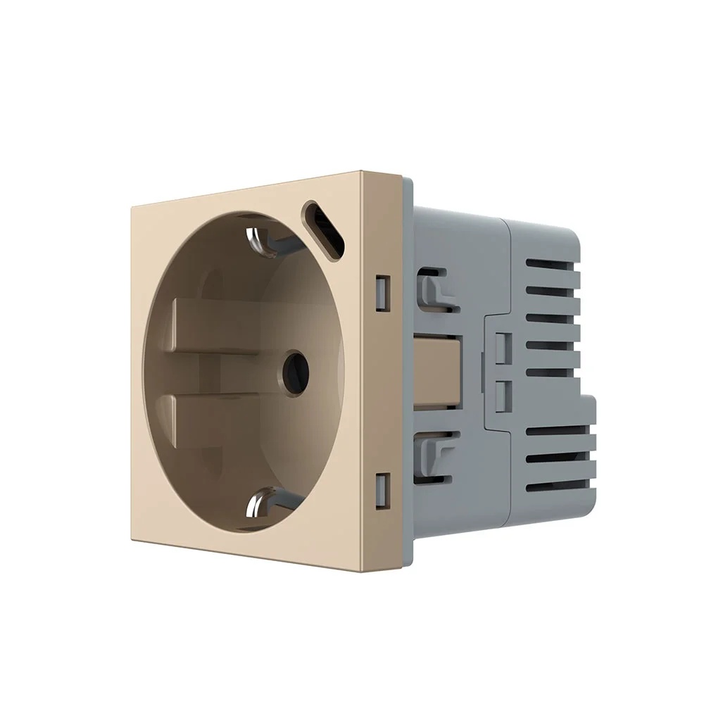 Modul Priza Schuko + USB-C LIVOLO, Standard German VL-FCTF16A.UC18W-2AP Modul Priza Schuko + USB-C LIVOLO, Standard German VL-FCTF16A.UC18W-2AP – Auriu, Priza – vedere frontală – partener oficial Livolo