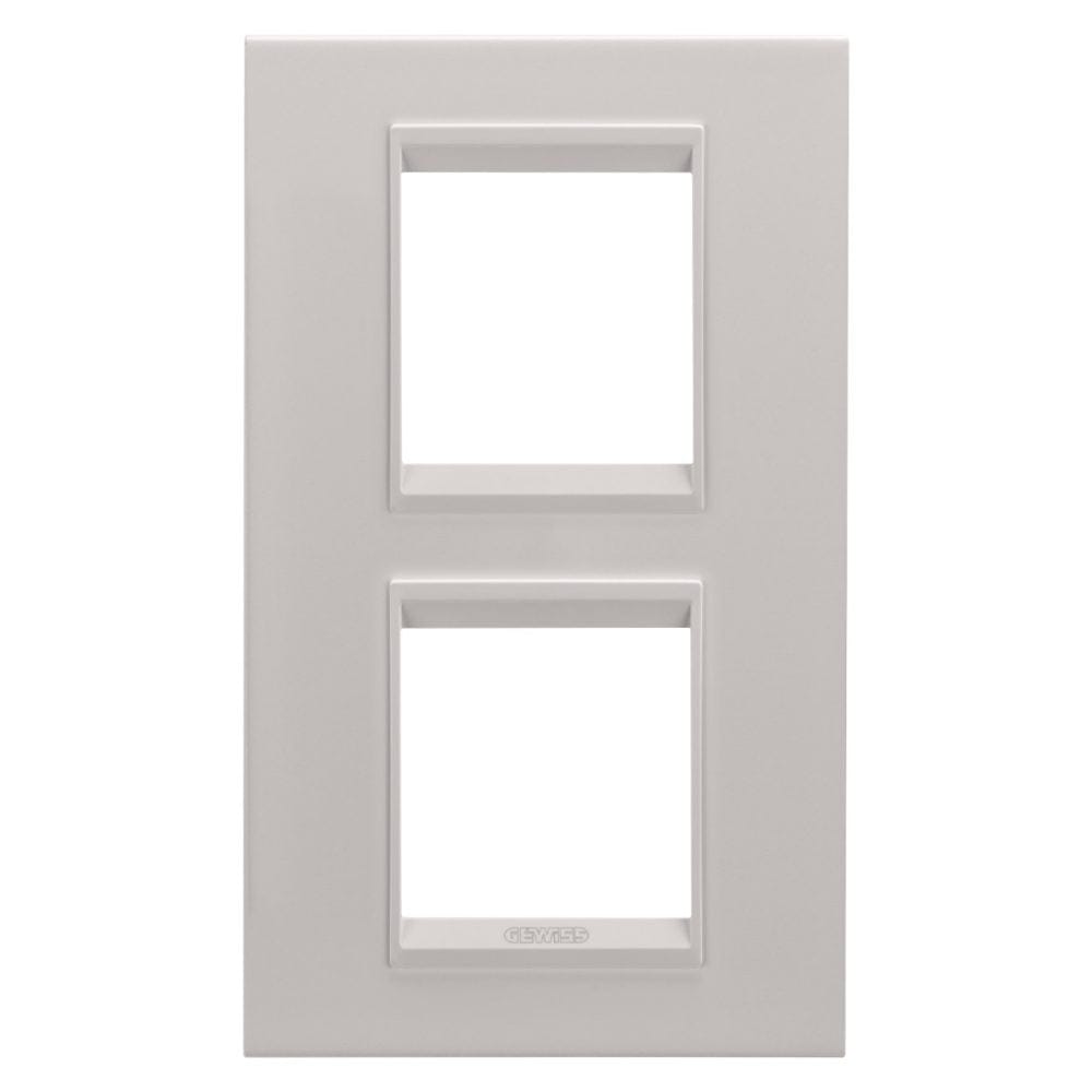 Ornament LUX 2+2 Module vertical Bej satinat Monocrom GW16224XL Ornament LUX 2+2 Module vertical Bej satinat Monocrom GW16224XL – Bej satinat, Bej satinat – vedere frontală – partener oficial Gewiss