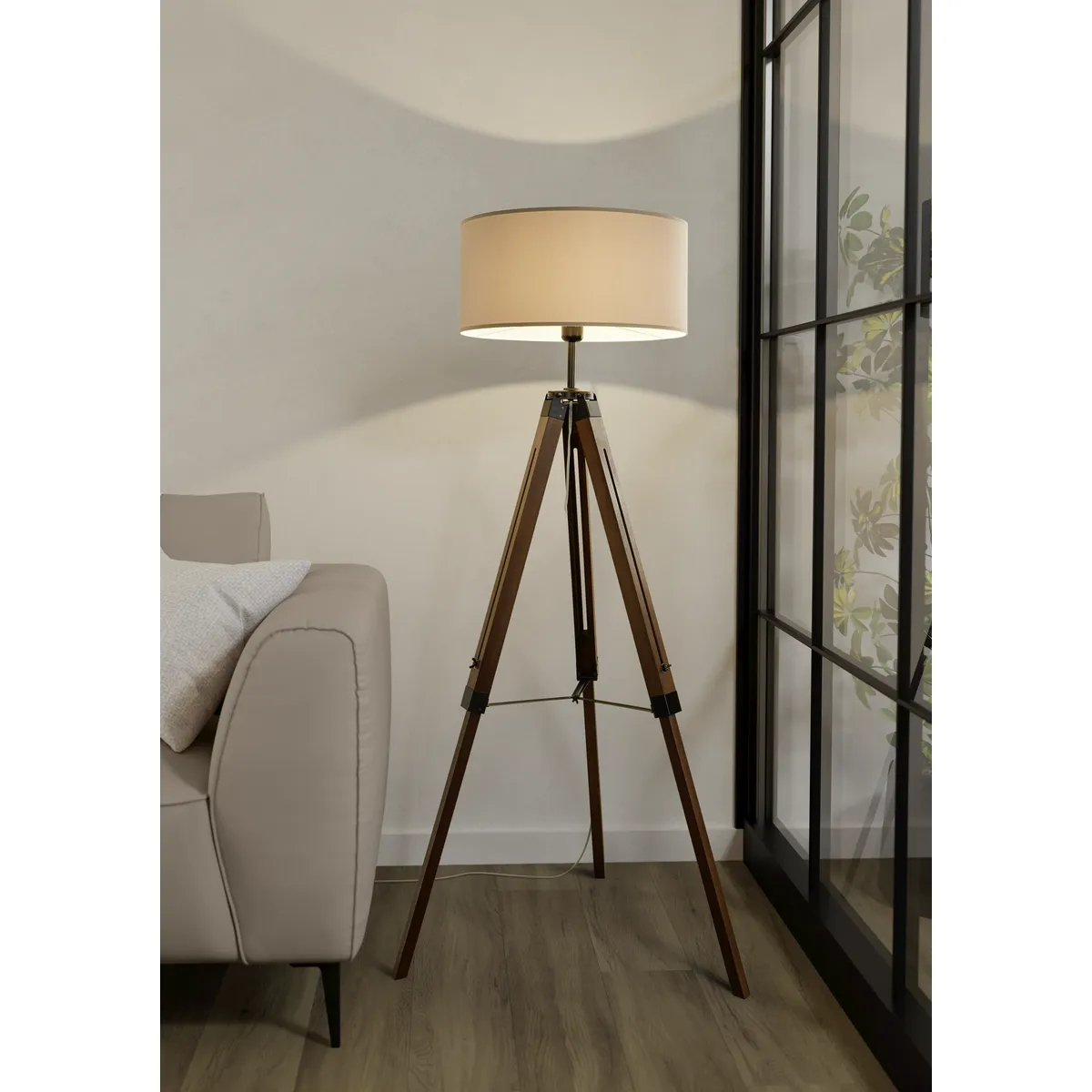Lampadar LANTADA E27 1X60W 1430mm Eglo 44115 – Lemn, Otel, Piulita, Stofa, Taupe, "9002759441159" – imagine în ambient modern – partener oficial Eglo