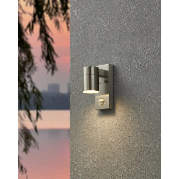 Aplica RIGA 5 GU10 IP44 1X2,8W Eglo 99569 – Iluminat exterior, Corpuri de iluminat – imagine în ambient modern – partener oficial Eglo