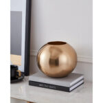 Vaza metalica ABUCAY D180mm Eglo 421049 – Decoratiuni, Brass Chic – imagine în ambient modern – partener oficial Eglo