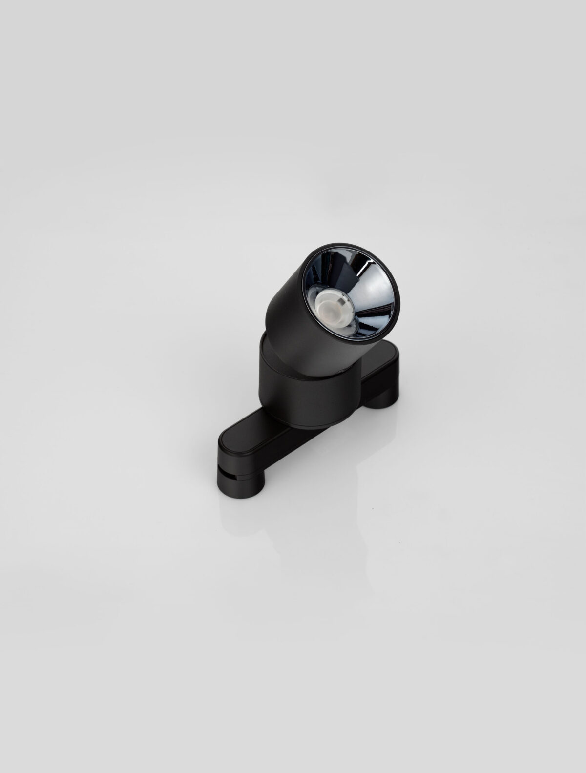 Iluminat Symmetric 12W 3000K, Negru si Aluminiu Nova Luce Iluminat Symmetric 12W 3000K, Negru si Aluminiu Nova Luce