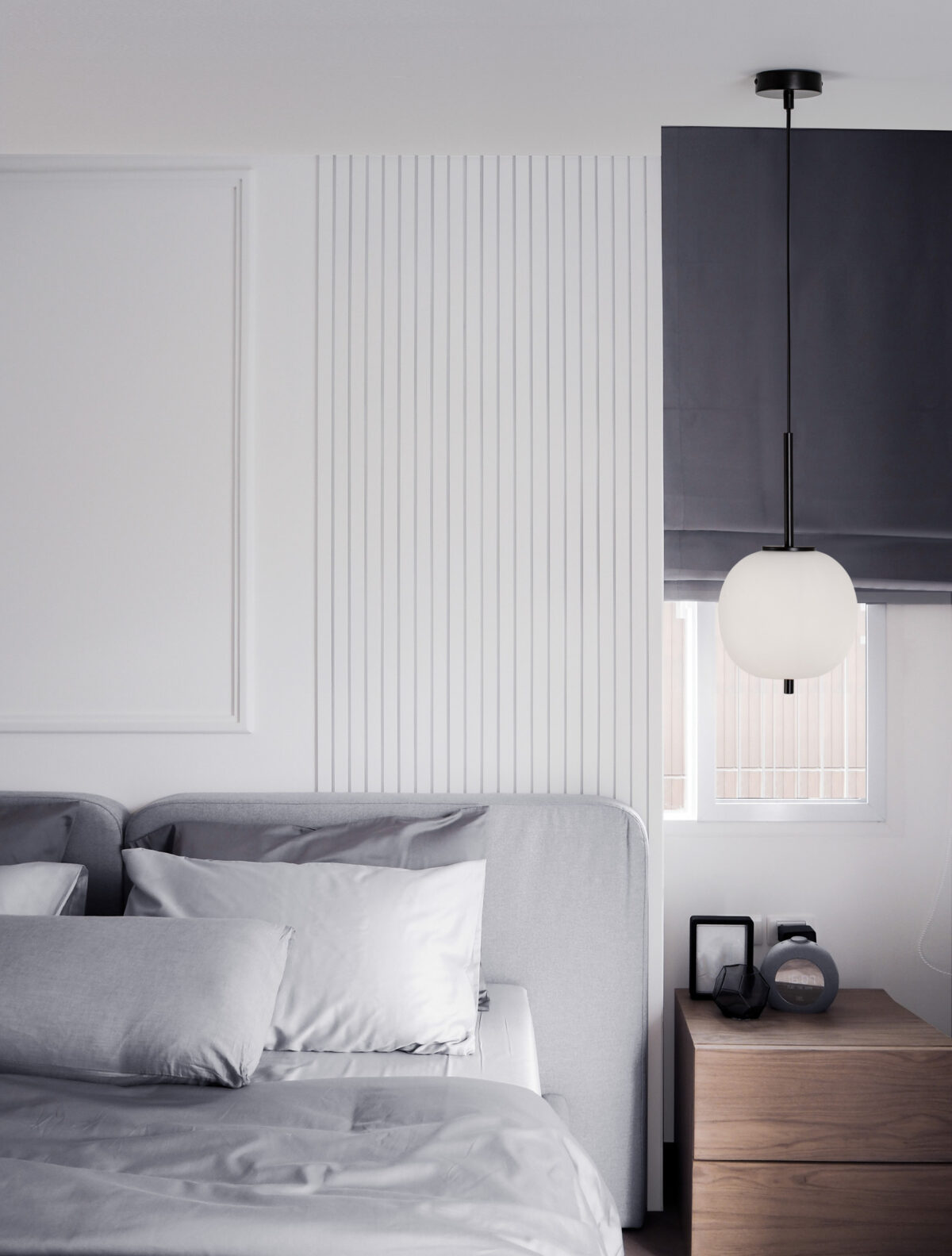 Lustra Lato 5W, Negru, Alb si Sticla, Metal, Textil Nova Luce Lustra Lato 5W, Negru, Alb si Sticla, Metal, Textil Nova Luce