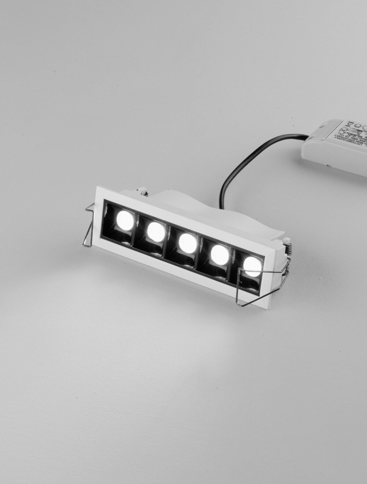 Spot incastrat Swan 10W 3000K, Negru, Alb si Aluminiu Nova Luce